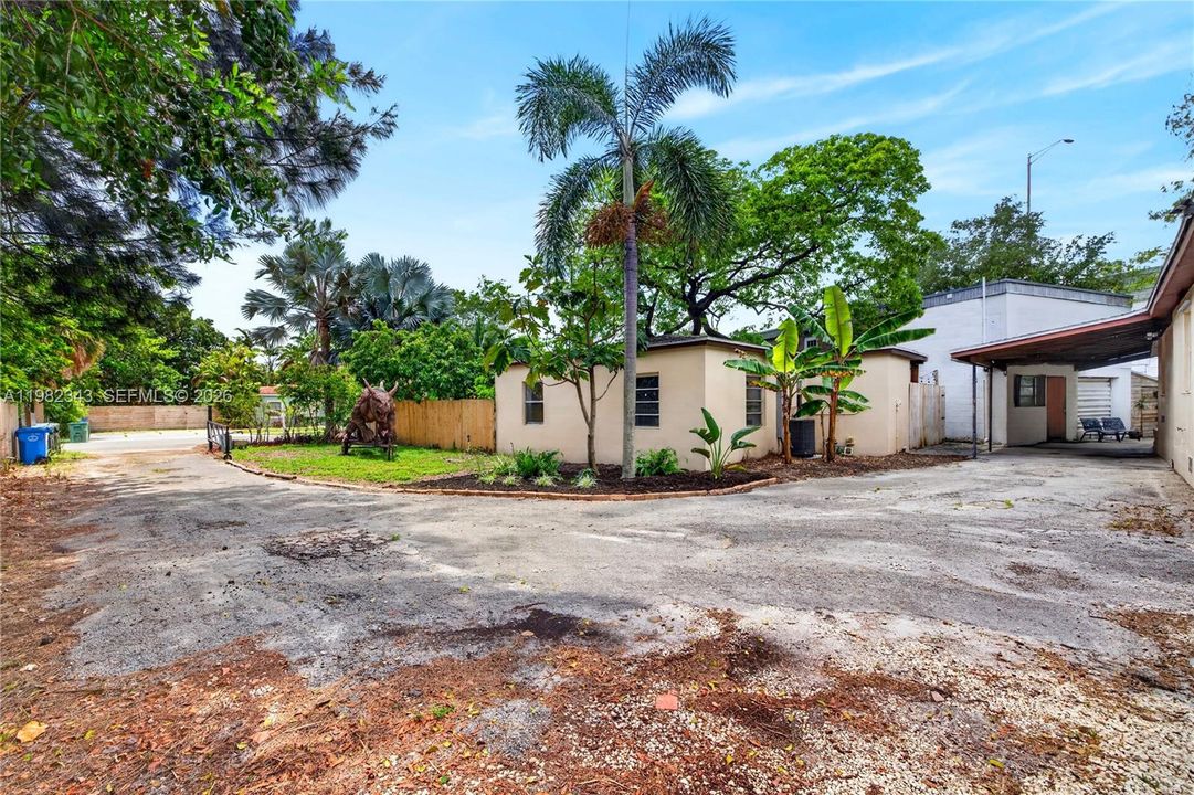En Venta: $879,000 (0 camas, 0 baños, 1950 Pies cuadrados)