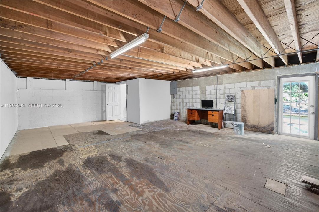 En Venta: $879,000 (0 camas, 0 baños, 1950 Pies cuadrados)