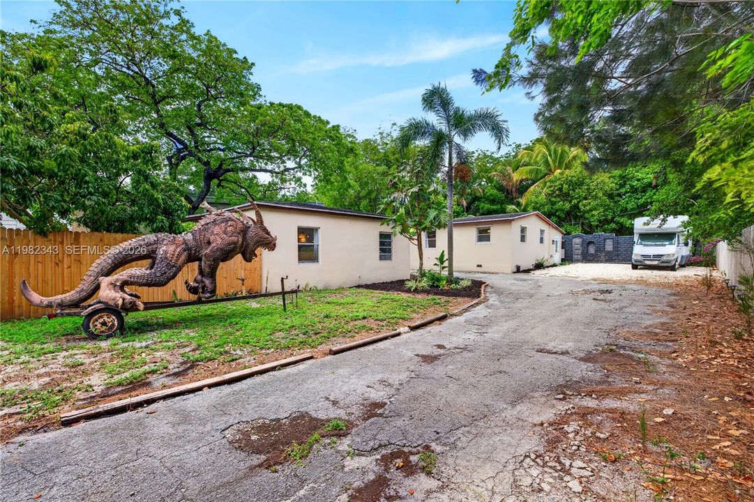 En Venta: $879,000 (0 camas, 0 baños, 1950 Pies cuadrados)