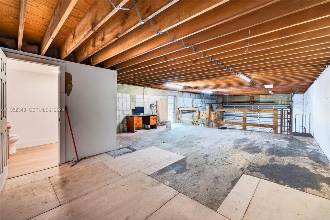 En Venta: $879,000 (0 camas, 0 baños, 1950 Pies cuadrados)