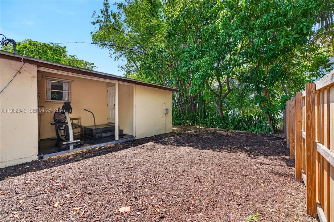 En Venta: $879,000 (0 camas, 0 baños, 1950 Pies cuadrados)