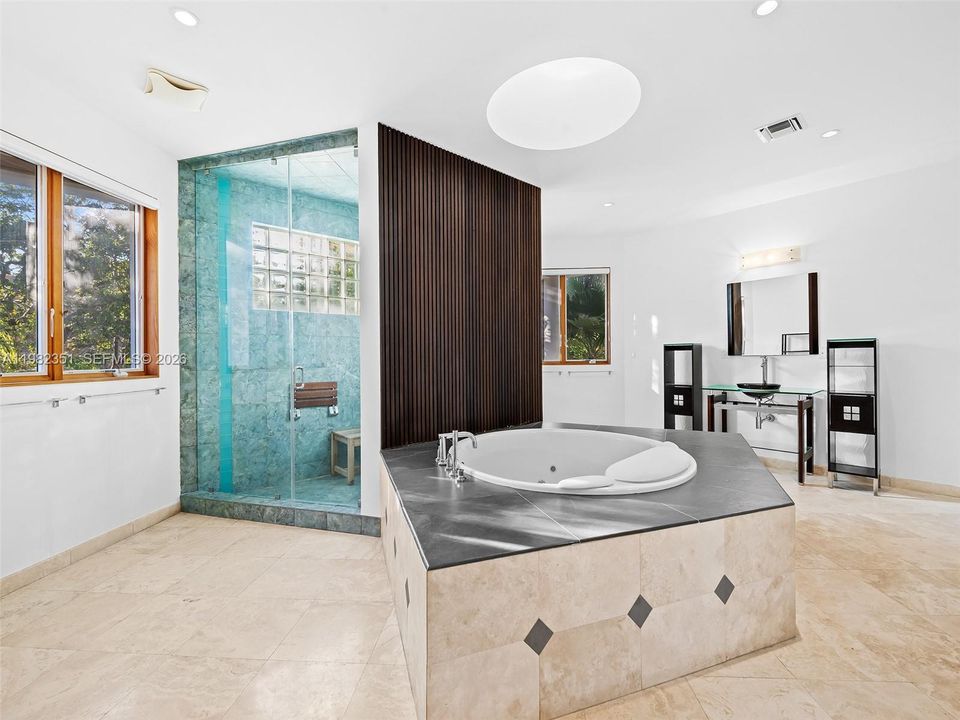 En Renta: $16,500 (5 camas, 4 baños, 4042 Pies cuadrados)