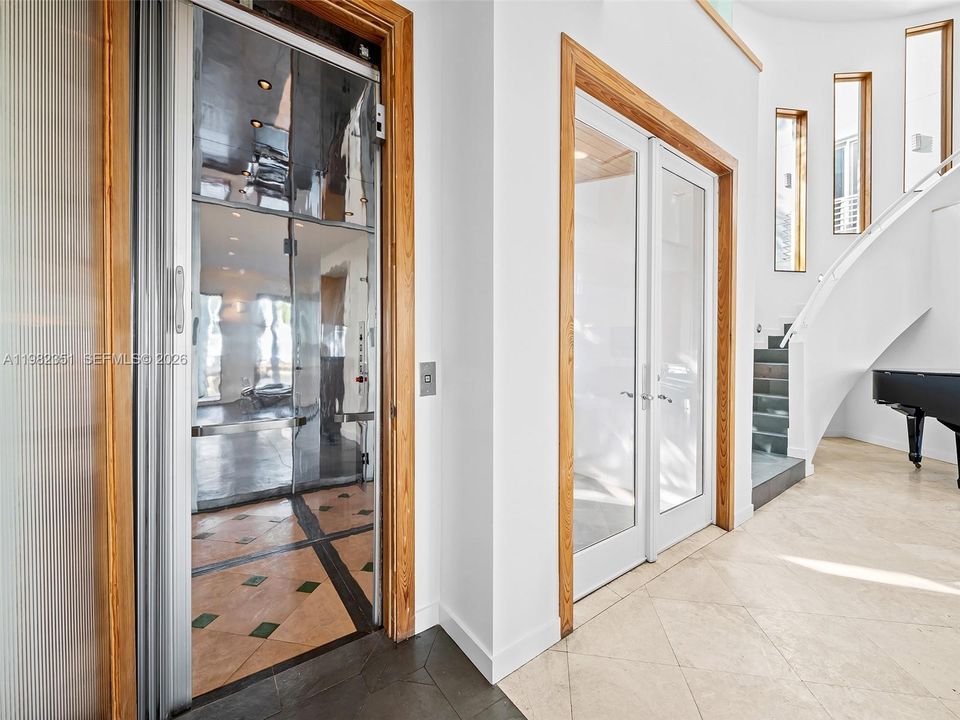 En Renta: $16,500 (5 camas, 4 baños, 4042 Pies cuadrados)