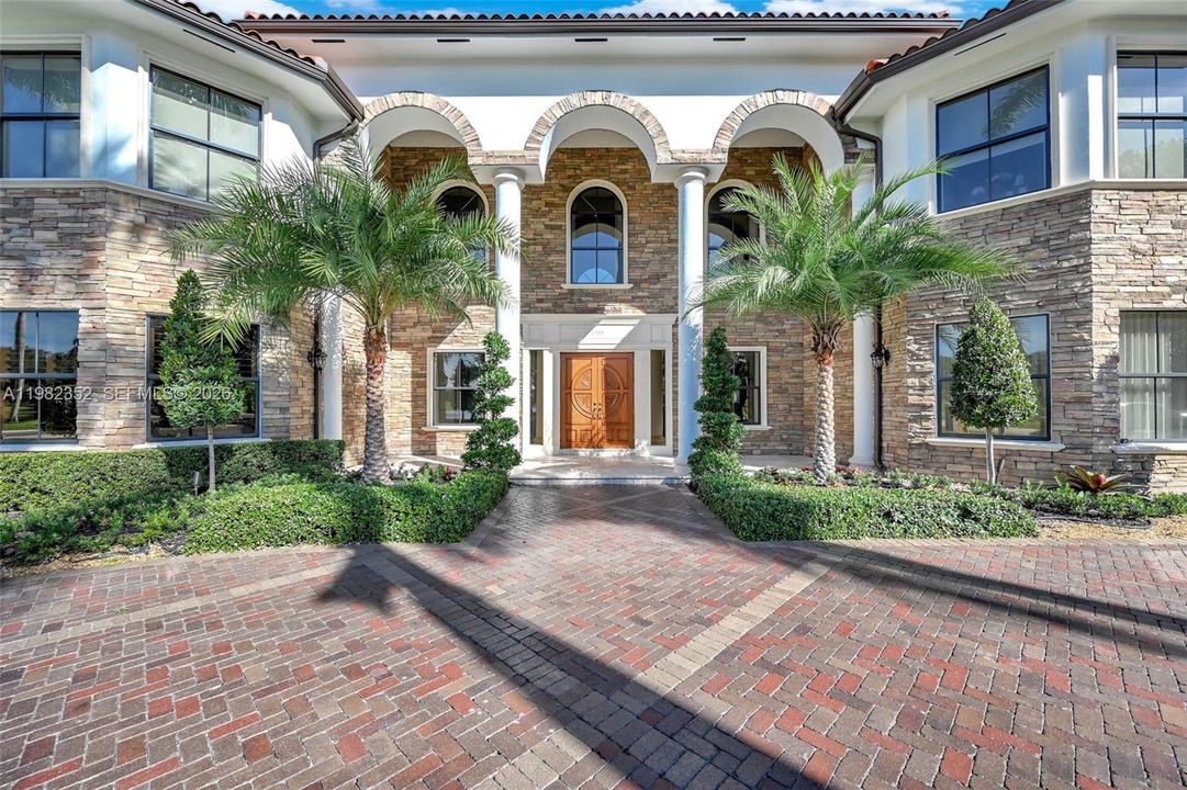 En Venta: $7,900,000 (5 camas, 6 baños, 7841 Pies cuadrados)