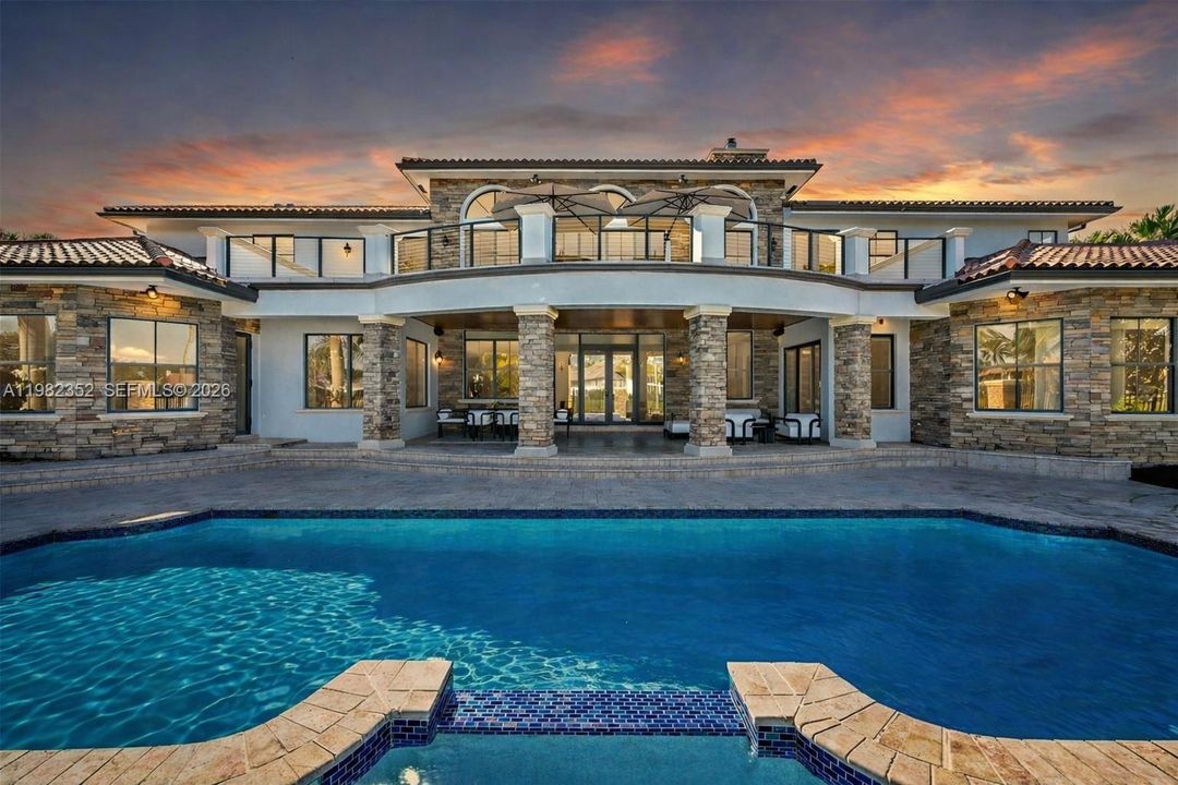 En Venta: $7,900,000 (5 camas, 6 baños, 7841 Pies cuadrados)