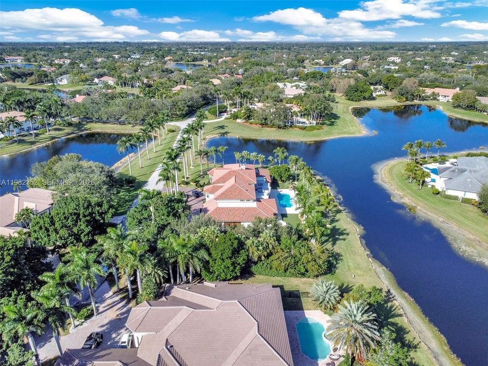 En Venta: $7,900,000 (5 camas, 6 baños, 7841 Pies cuadrados)
