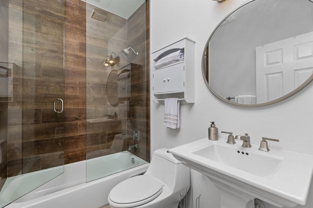 Guest Bath 1
