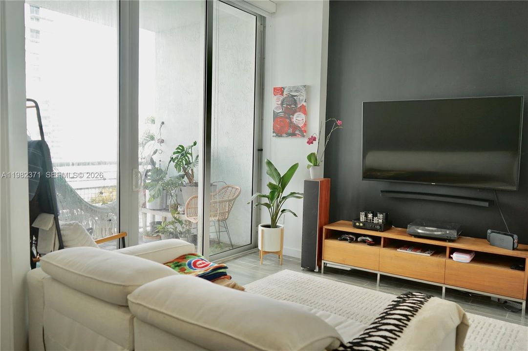 En Venta: $360,000 (1 camas, 1 baños, 773 Pies cuadrados)