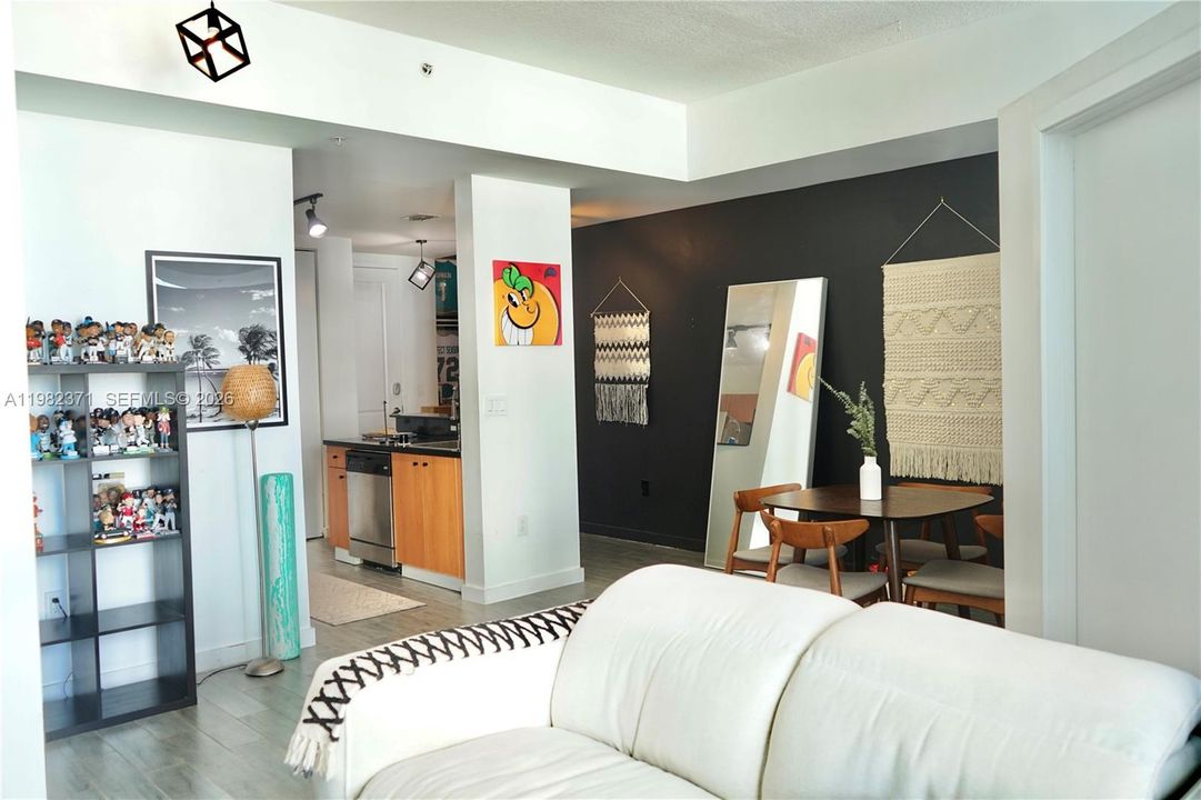 En Venta: $360,000 (1 camas, 1 baños, 773 Pies cuadrados)