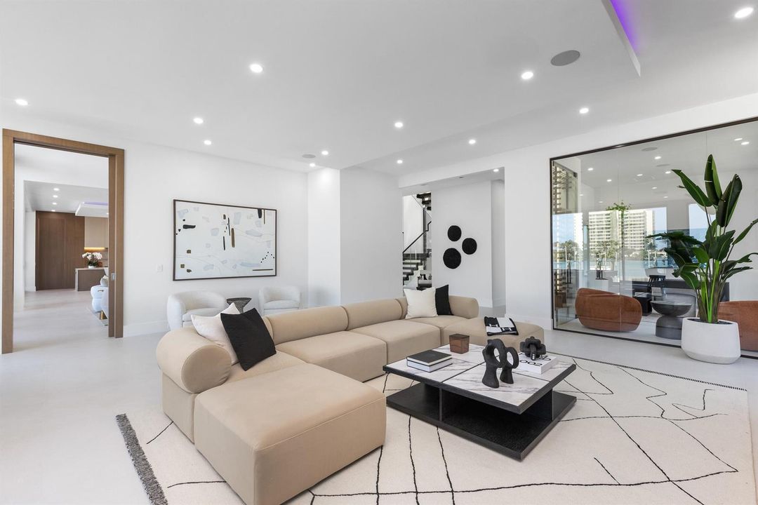 Lounge 10