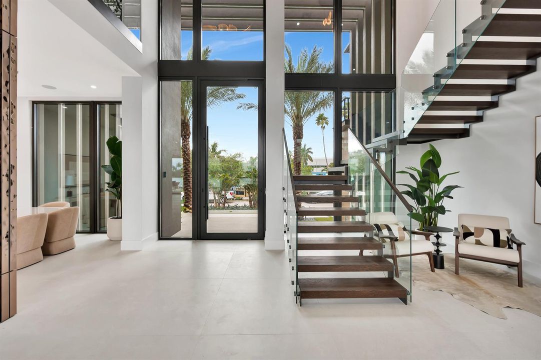 th front door