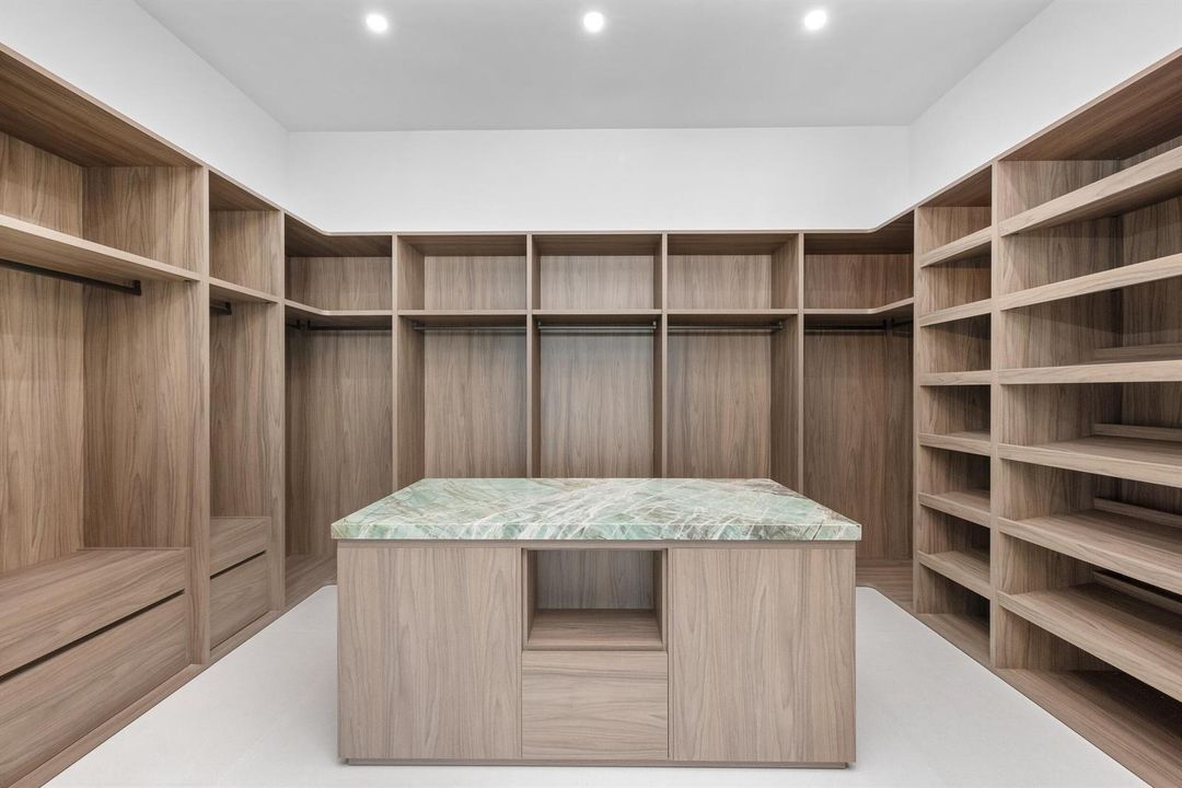Master Closet 1