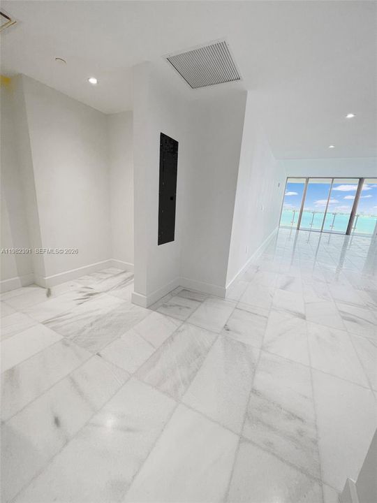 Recently Rented: $12,000 (2 beds, 2 baths, 1732 Square Feet)