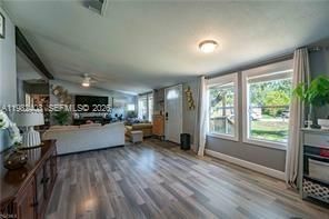 Recently Sold: $214,000 (3 beds, 2 baths, 1404 Square Feet)