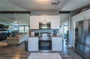 Recently Sold: $214,000 (3 beds, 2 baths, 1404 Square Feet)
