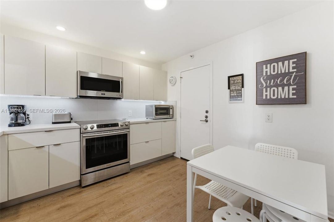 Activo con contrato: $829,000 (2 camas, 2 baños, 1311 Pies cuadrados)