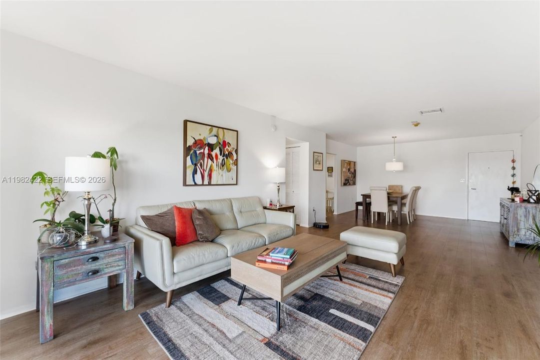 Activo con contrato: $829,000 (2 camas, 2 baños, 1311 Pies cuadrados)