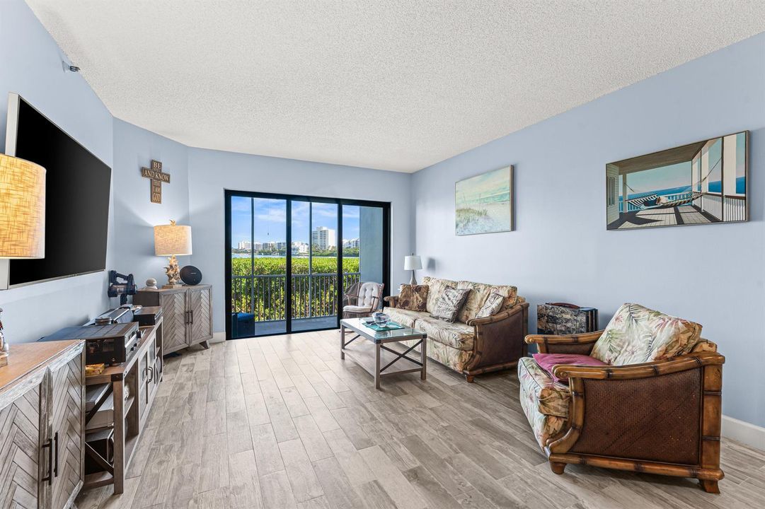 015-200WaterwayRoad-104-Tequesta-FL-3346