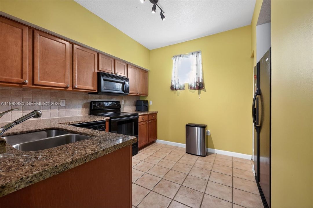 На продажу: $495,000 (3 спален, 2 ванн, 1741 Квадратных фут)