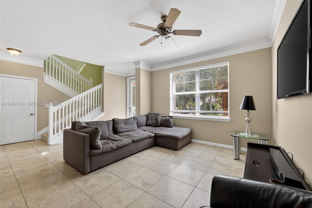 На продажу: $495,000 (3 спален, 2 ванн, 1741 Квадратных фут)