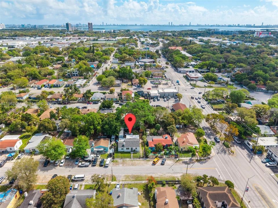 En Venta: $568,888 (4 camas, 2 baños, 1260 Pies cuadrados)