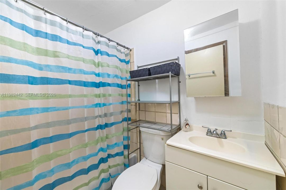 En Venta: $568,888 (4 camas, 2 baños, 1260 Pies cuadrados)