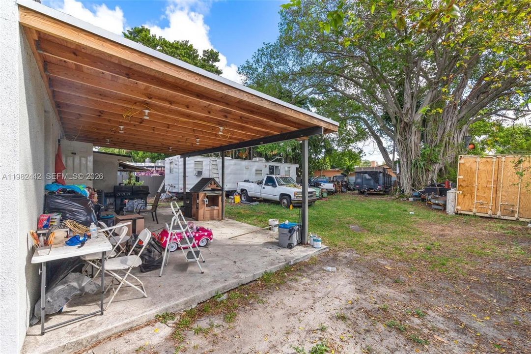 En Venta: $568,888 (4 camas, 2 baños, 1260 Pies cuadrados)