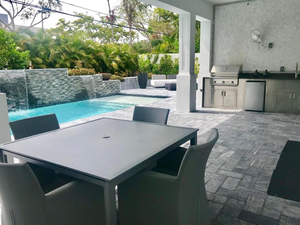 outdoor kitchen