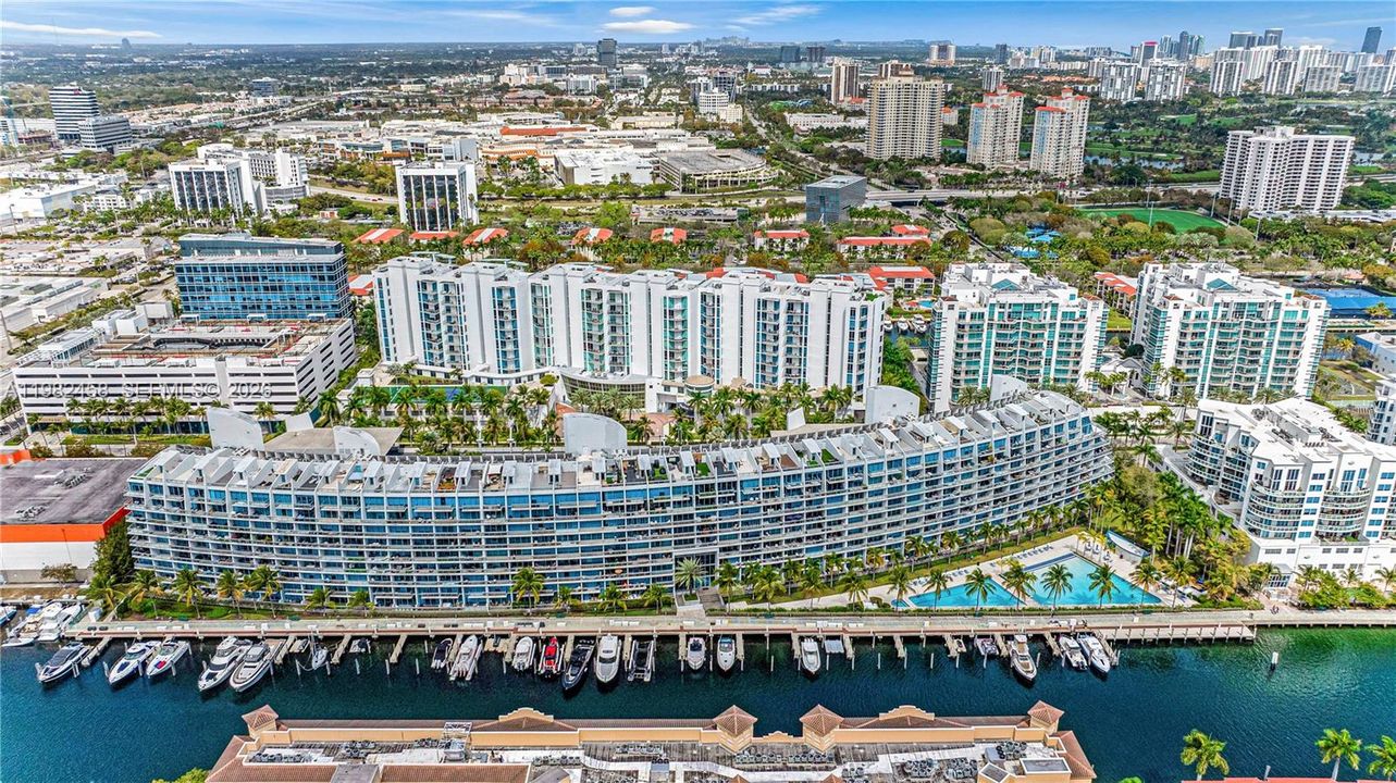 For Sale: $1,295,000 (4 beds, 4 baths, 2414 Square Feet)