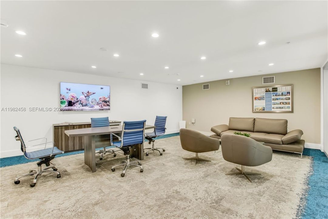 For Sale: $1,295,000 (4 beds, 4 baths, 2414 Square Feet)
