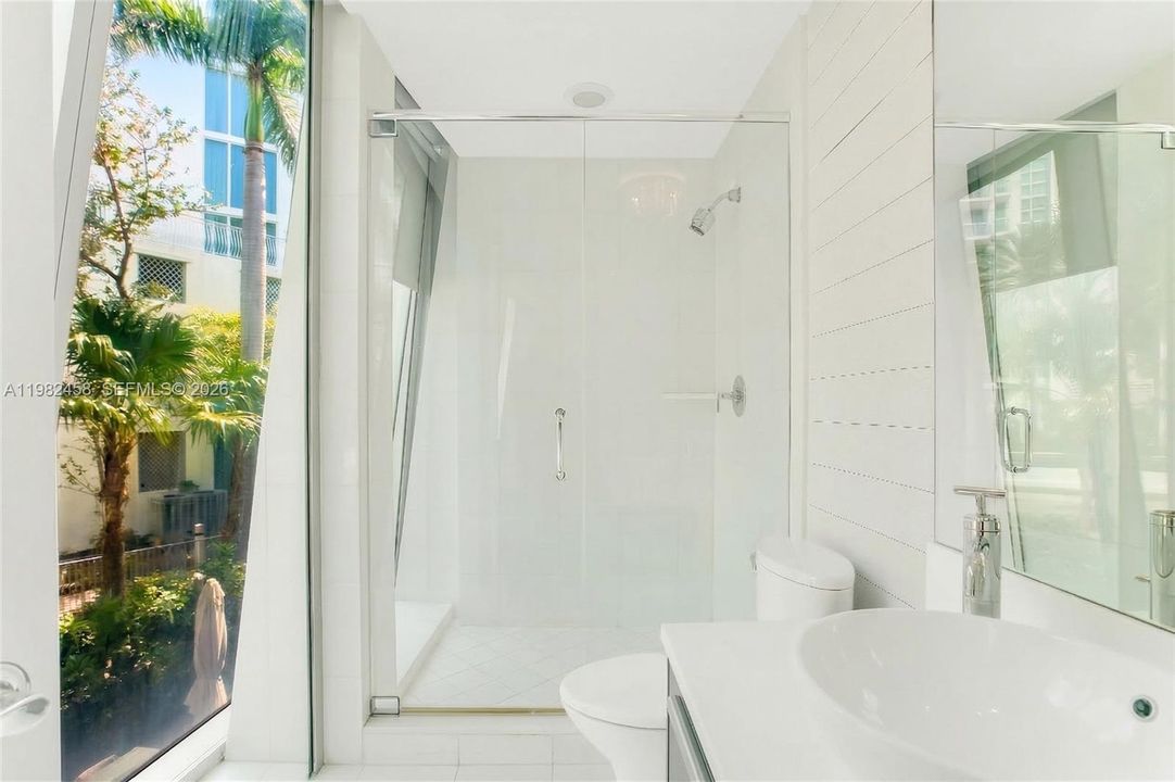 For Sale: $1,295,000 (4 beds, 4 baths, 2414 Square Feet)