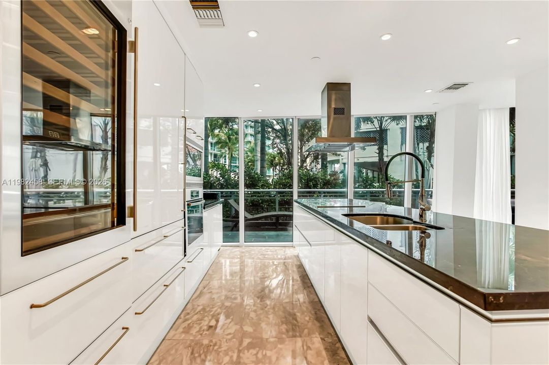 For Sale: $1,295,000 (4 beds, 4 baths, 2414 Square Feet)