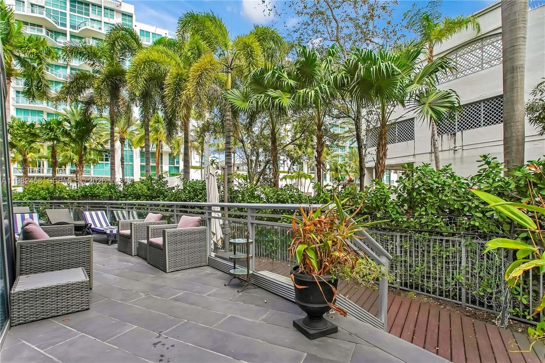 For Sale: $1,295,000 (4 beds, 4 baths, 2414 Square Feet)