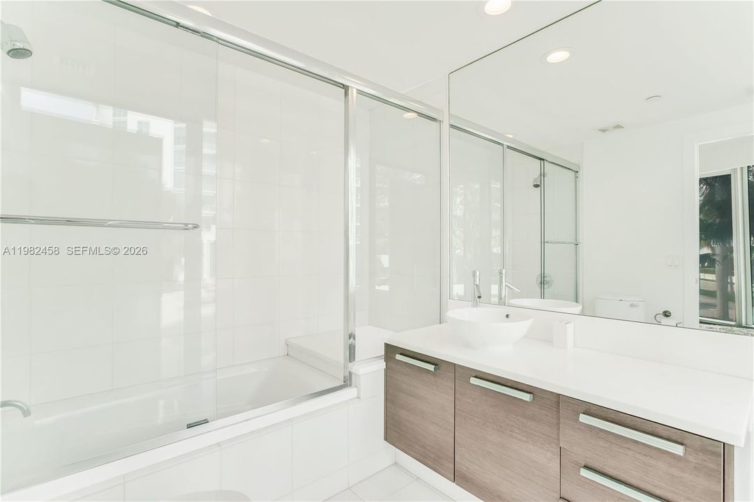 For Sale: $1,295,000 (4 beds, 4 baths, 2414 Square Feet)