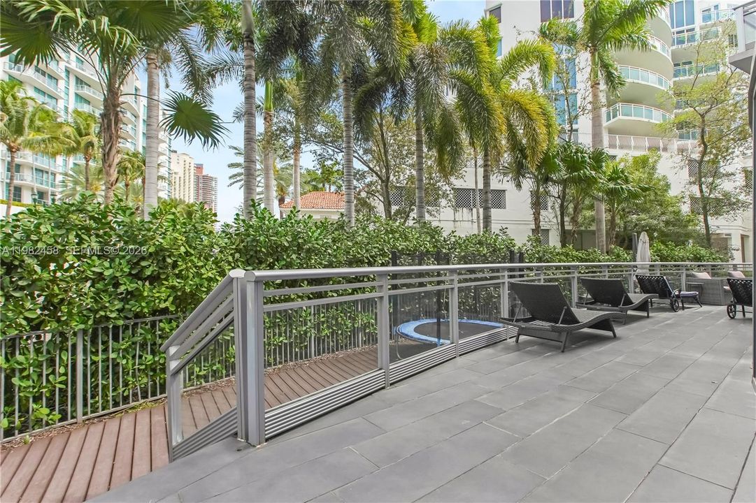 For Sale: $1,295,000 (4 beds, 4 baths, 2414 Square Feet)