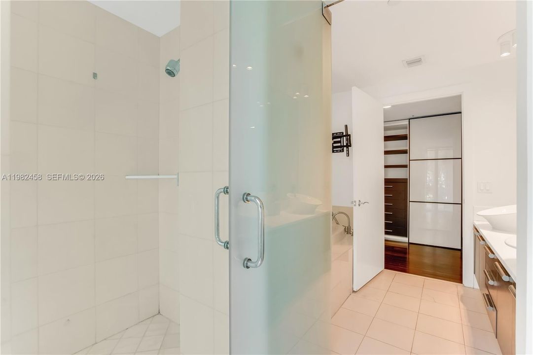 For Sale: $1,295,000 (4 beds, 4 baths, 2414 Square Feet)