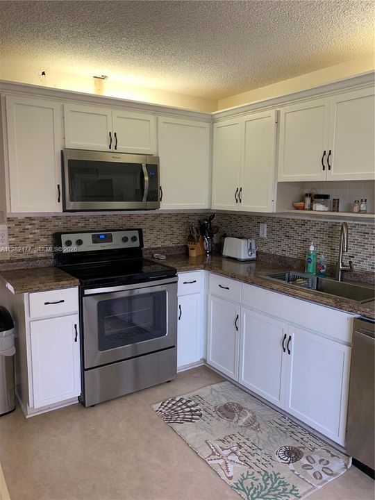 For Rent: $1,950 (2 beds, 2 baths, 1026 Square Feet)