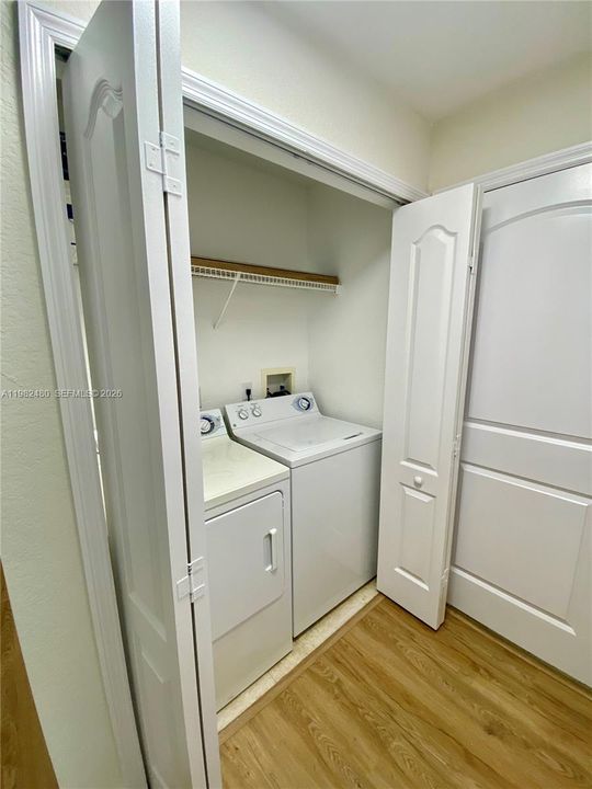 Recientemente alquilado: $2,660 (2 camas, 2 baños, 1403 Pies cuadrados)