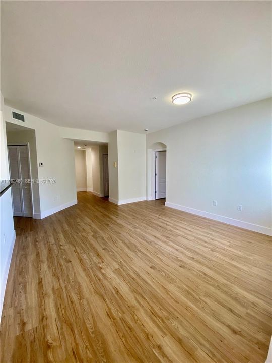 Recientemente alquilado: $2,660 (2 camas, 2 baños, 1403 Pies cuadrados)