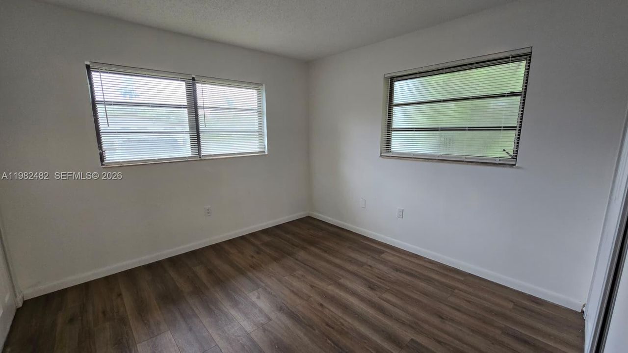 Activo con contrato: $2,000 (2 camas, 2 baños, 814 Pies cuadrados)