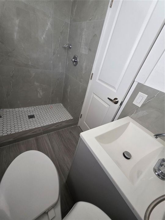 В аренду: $1,800 (1 спален, 1 ванн, 6189 Квадратных фут)