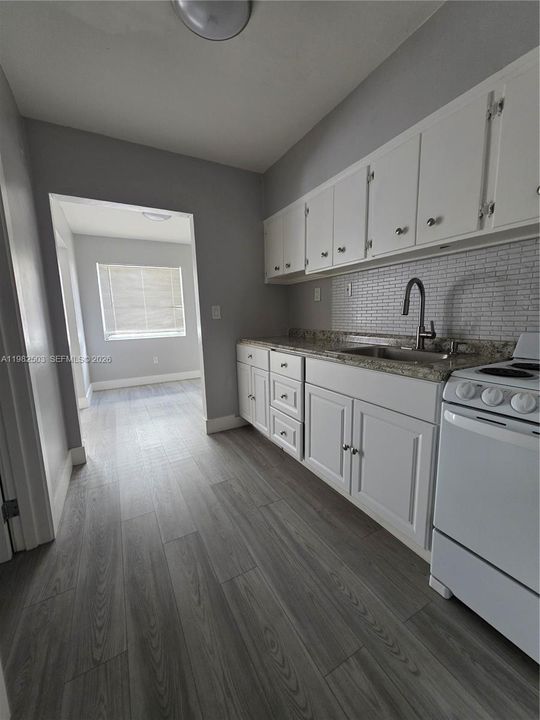 В аренду: $1,800 (1 спален, 1 ванн, 6189 Квадратных фут)
