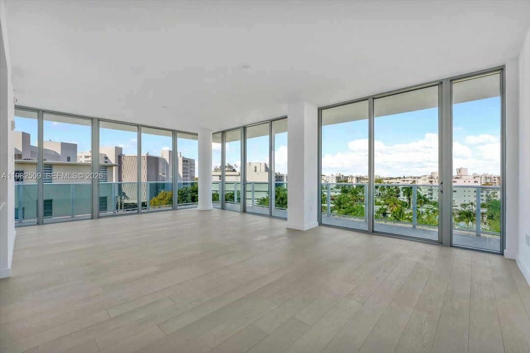 На продажу: $2,995,000 (3 спален, 3 ванн, 2068 Квадратных фут)