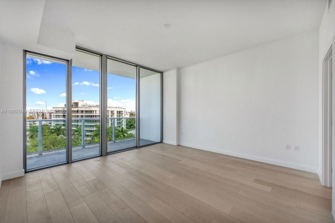 На продажу: $2,995,000 (3 спален, 3 ванн, 2068 Квадратных фут)