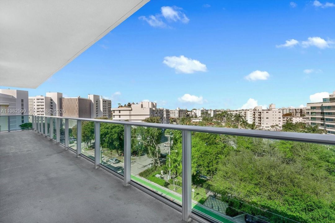 На продажу: $2,995,000 (3 спален, 3 ванн, 2068 Квадратных фут)