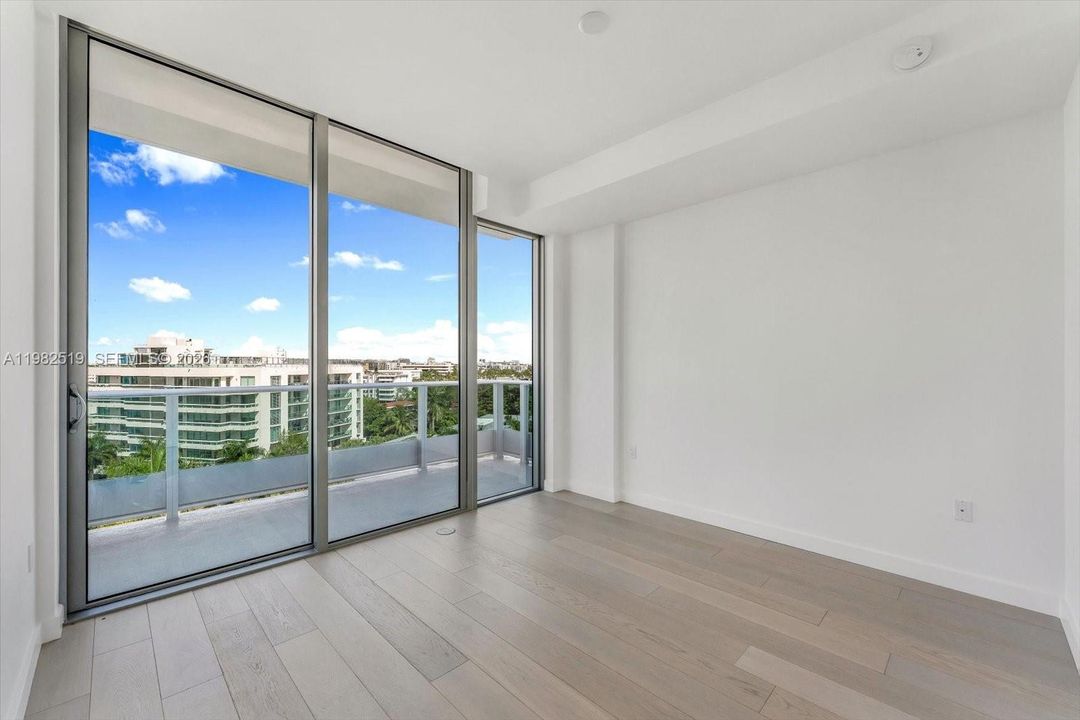 На продажу: $2,695,000 (2 спален, 2 ванн, 1851 Квадратных фут)