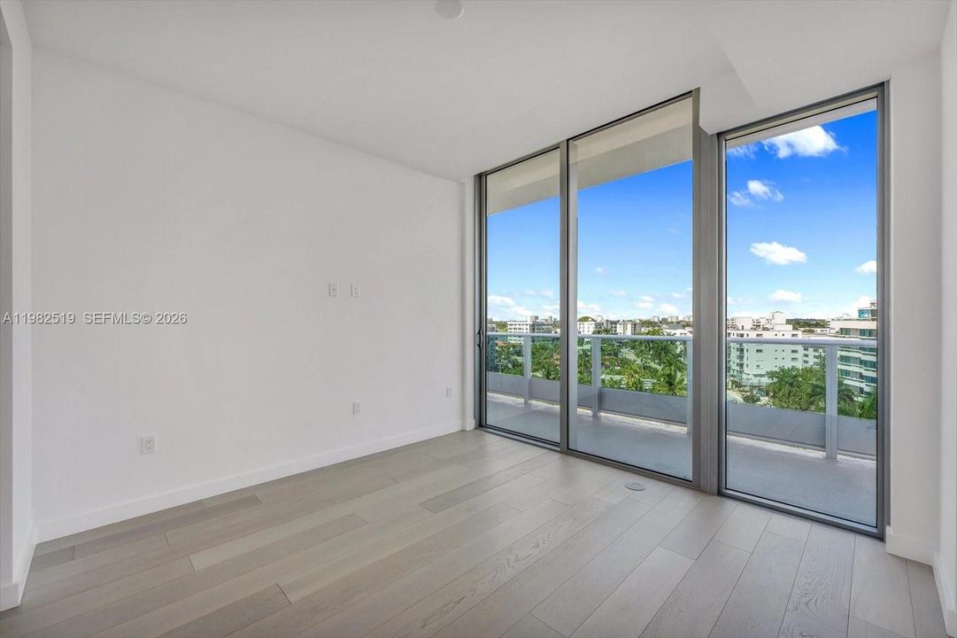 На продажу: $2,695,000 (2 спален, 2 ванн, 1851 Квадратных фут)