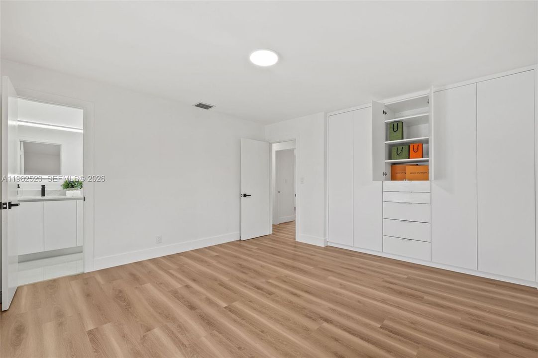 На продажу: $839,000 (3 спален, 2 ванн, 1504 Квадратных фут)