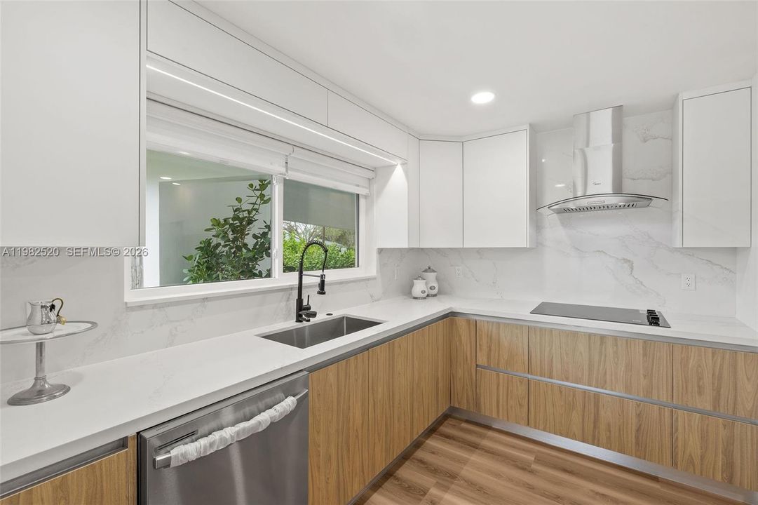На продажу: $839,000 (3 спален, 2 ванн, 1504 Квадратных фут)