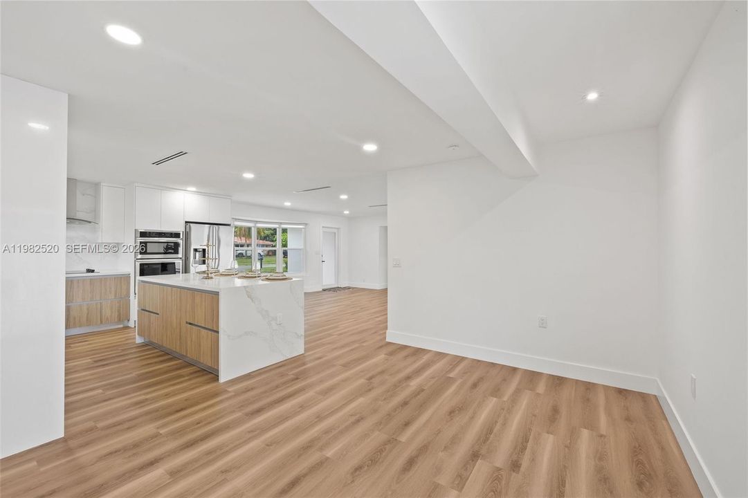 На продажу: $839,000 (3 спален, 2 ванн, 1504 Квадратных фут)